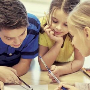 Alunni che imparano utilizzando gli strumenti della pedagogia maieutica. Il corso "4) L’insegnante come regista dell’apprendimento" è aperto a tutti gli insegnanti