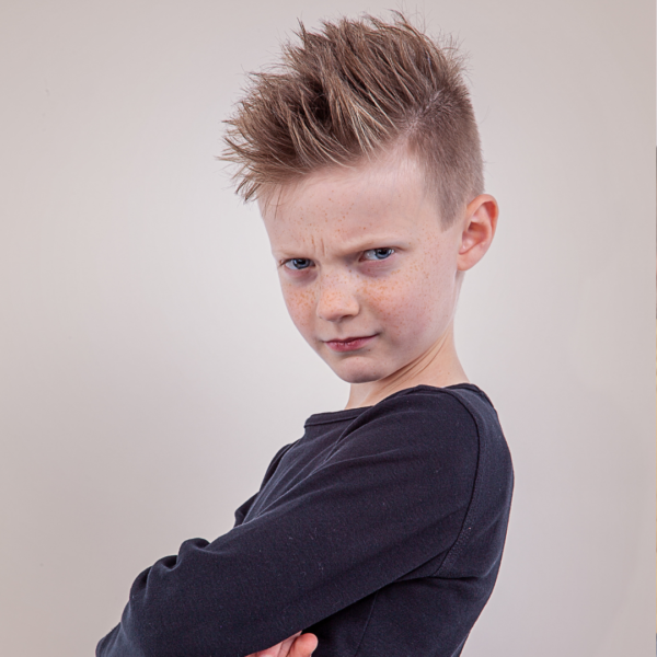 Immagine di un bambino a simboleggiare il suo essere oppositore in classe